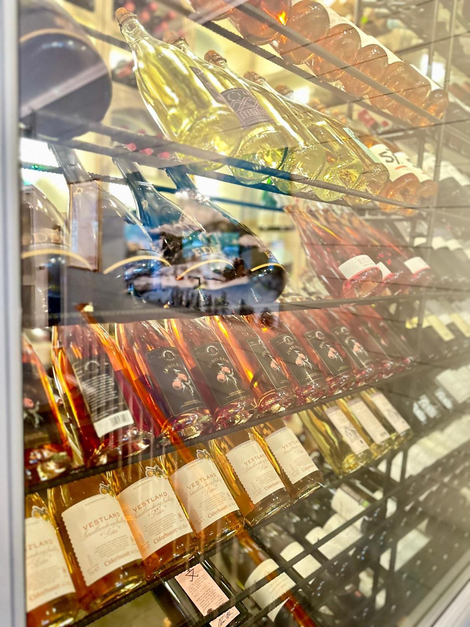 巴卡内丝酒店 于尔维克 外观 照片